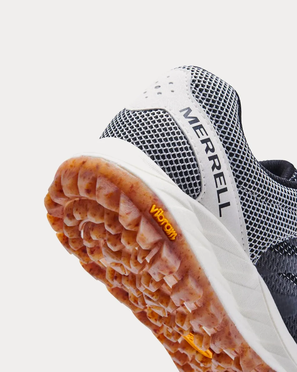 Antora 2 Eco Dye Black / White Running Shoes