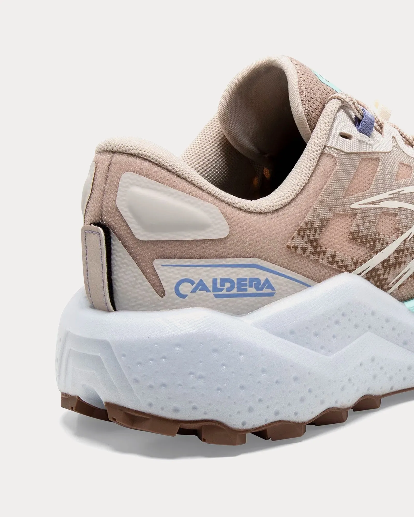 Caldera 7 Chateau Grey / White Sand Running Shoes