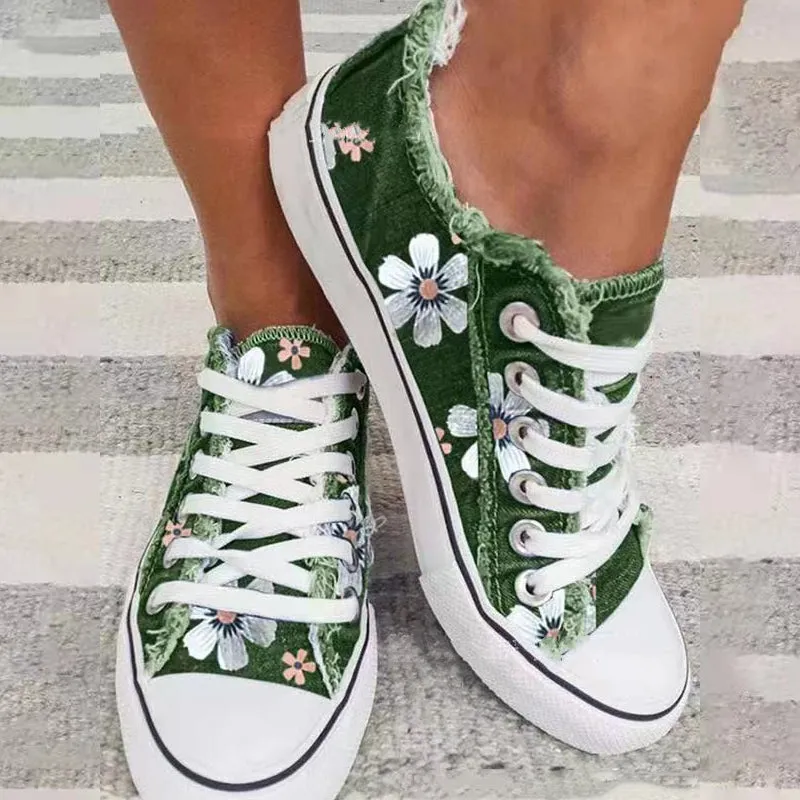 Canvas flats with flowers - stylish everyday shoes for women