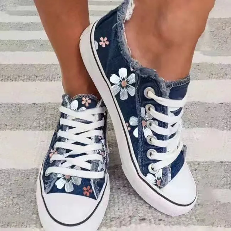 Canvas flats with flowers - stylish everyday shoes for women