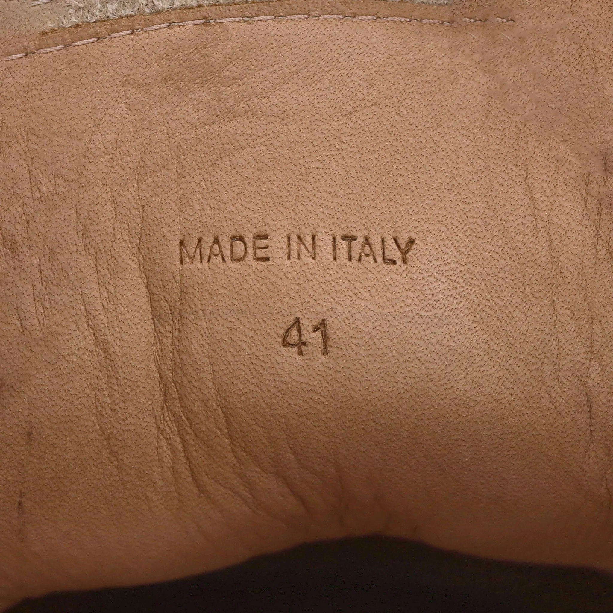 Jacquemus The Pavane Leather Boat Shoes. Size 41