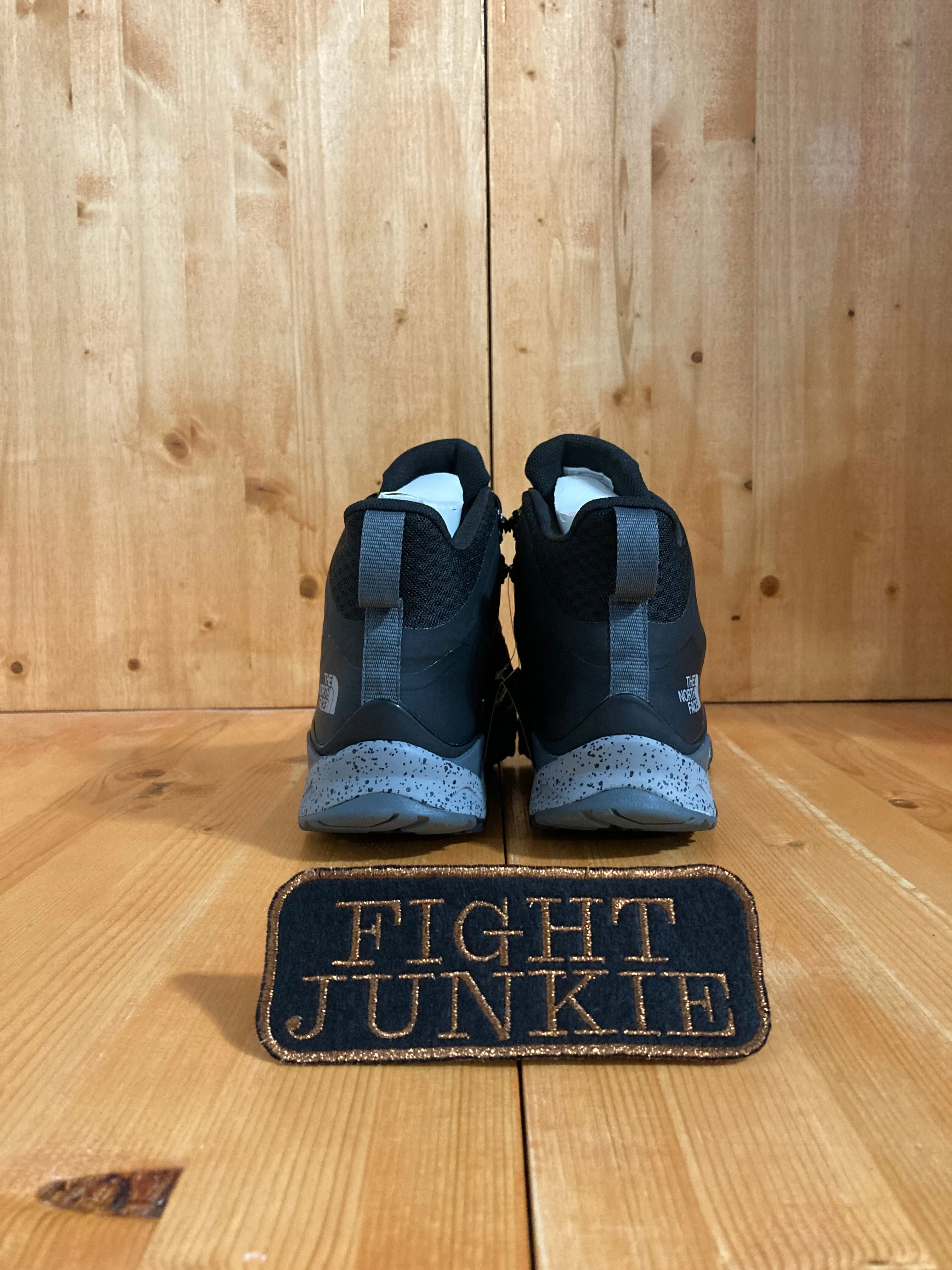 NEW! THE NORTH FACE VECTIV EXPLORIS MID FUTURELIGHT Men Size 10.5 Waterproof Trail Hiking Boots Black & Gray