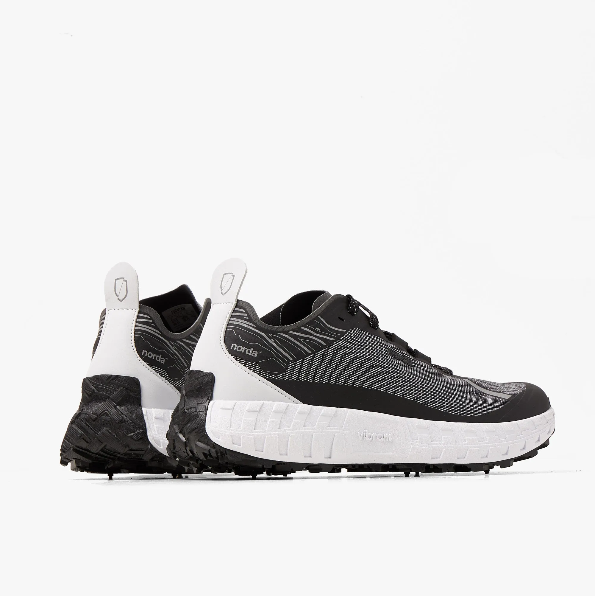 norda 001 / Core Black