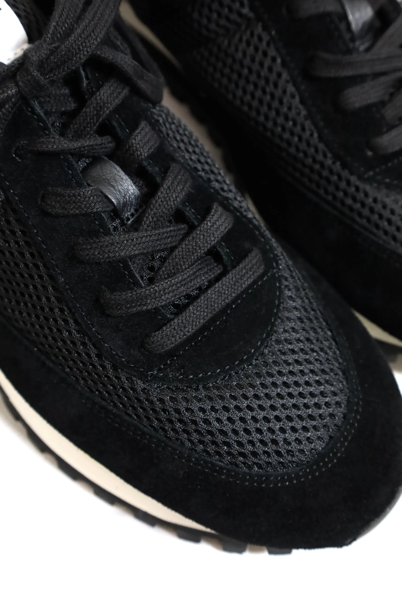 NOVESTA / MARATHON RUNNER TRAIL BLACK