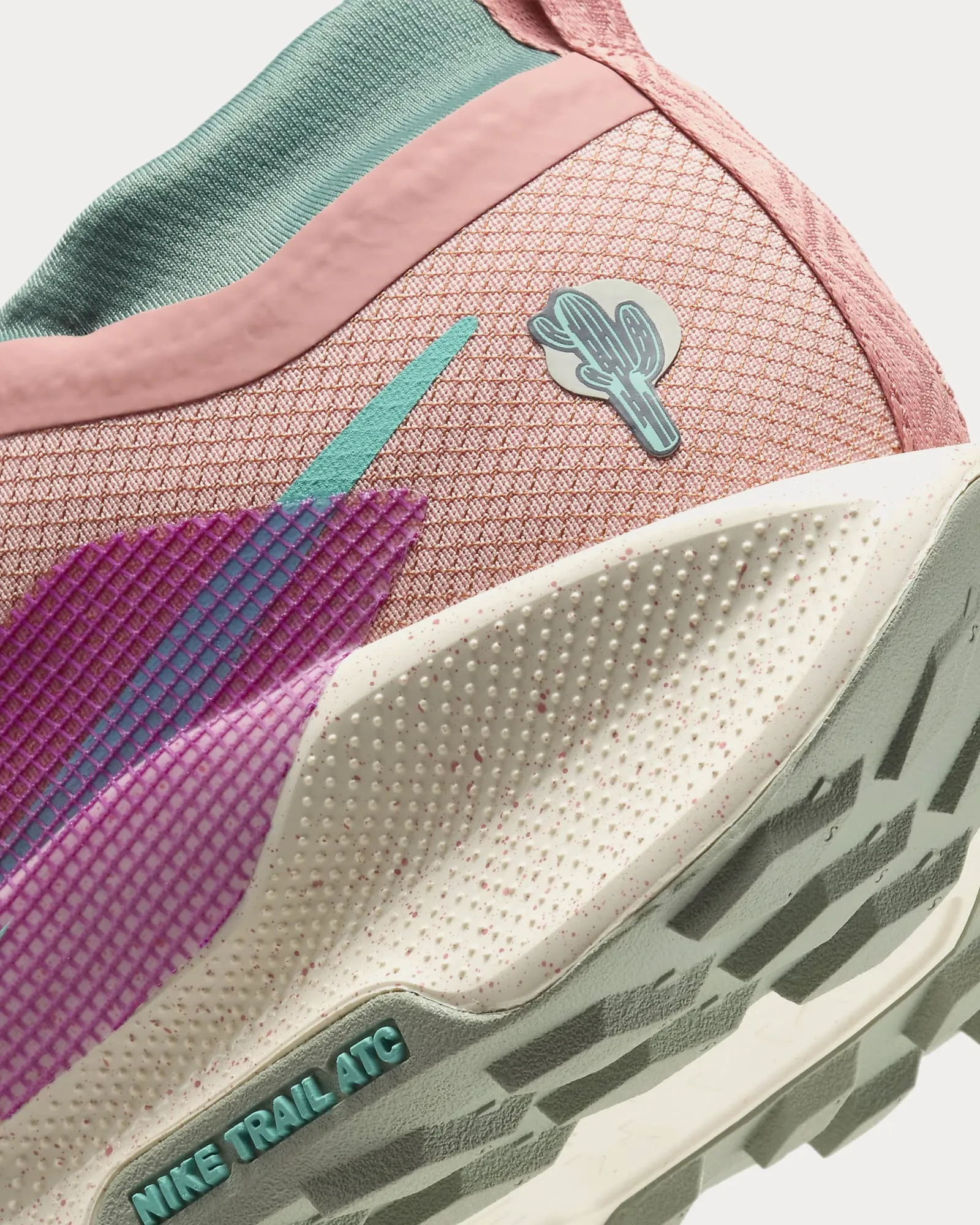 Pegasus Trail 5 Gore-Tex Red Stardust / Bicoastal / Vivid Grape / Green Frost Running Shoes
