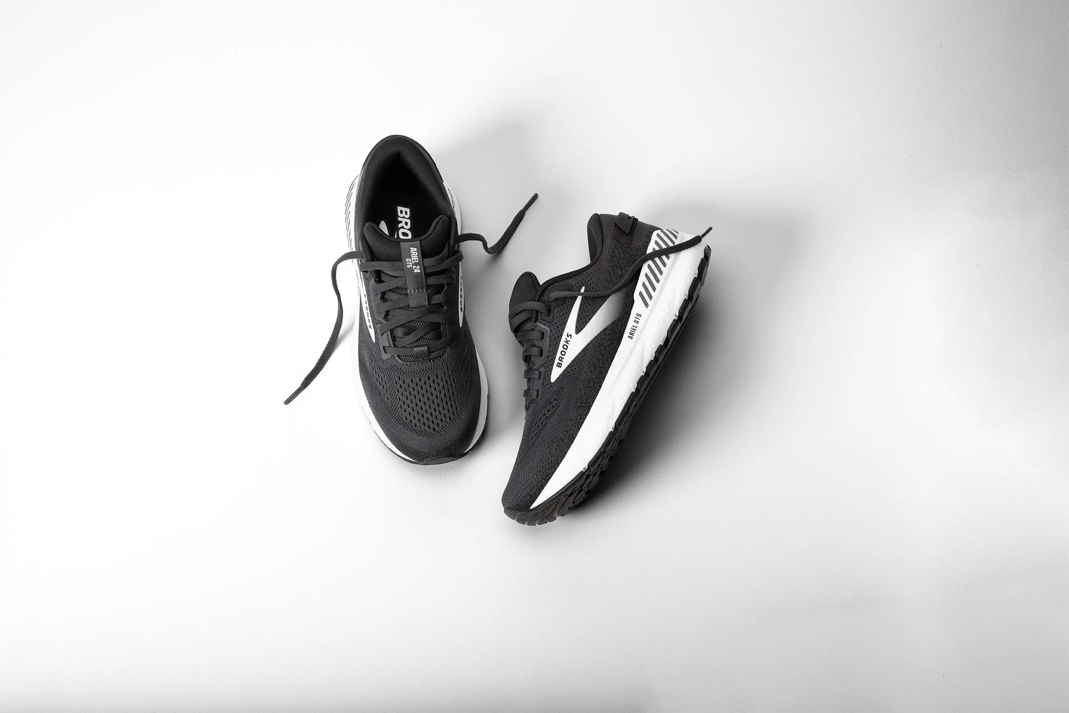 WOMEN'S BROOKS ARIEL GTS 24 1204141B016 COLOR: EBONY/BLACK/WHITE